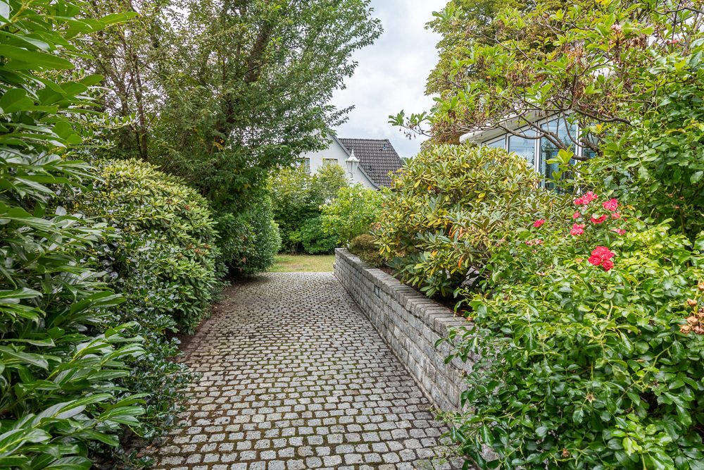 Immobilienangebot - Hamburg / Rahlstedt - Alle - Charaktervolles Einfamilienhaus mit Wintergarten & vielseitigem Souterrain mit viel Platz für die Familie