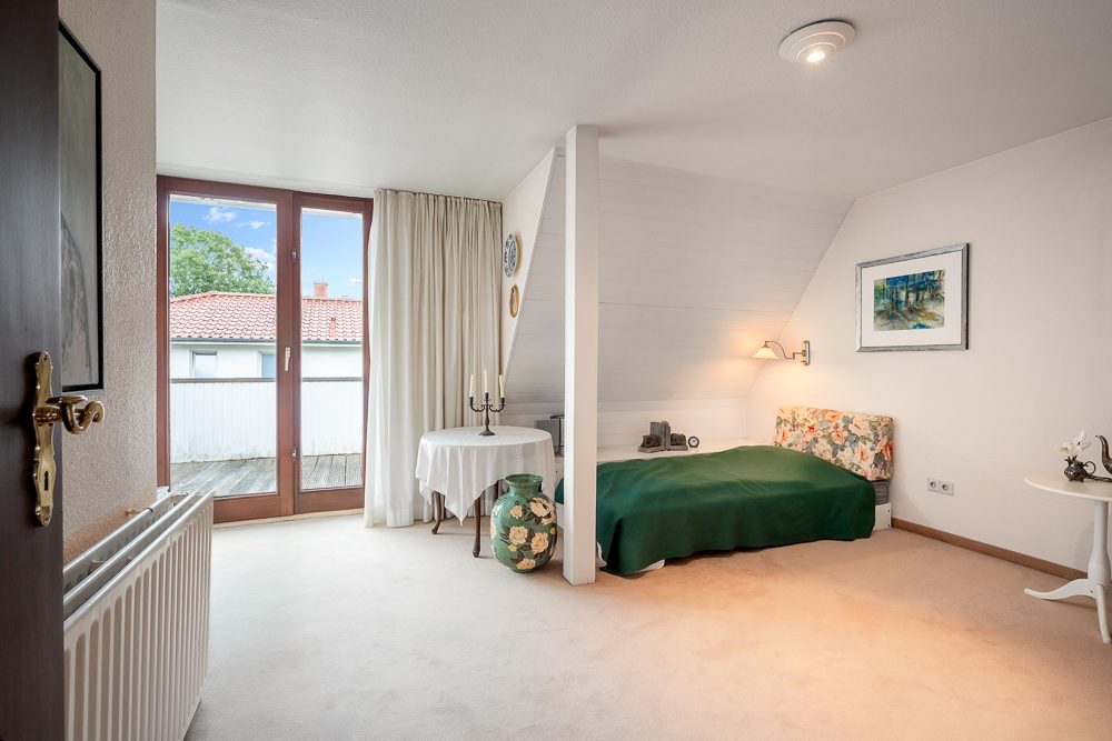 Immobilienangebot - Hamburg / Rahlstedt - Alle - Charaktervolles Einfamilienhaus mit Wintergarten & vielseitigem Souterrain mit viel Platz für die Familie