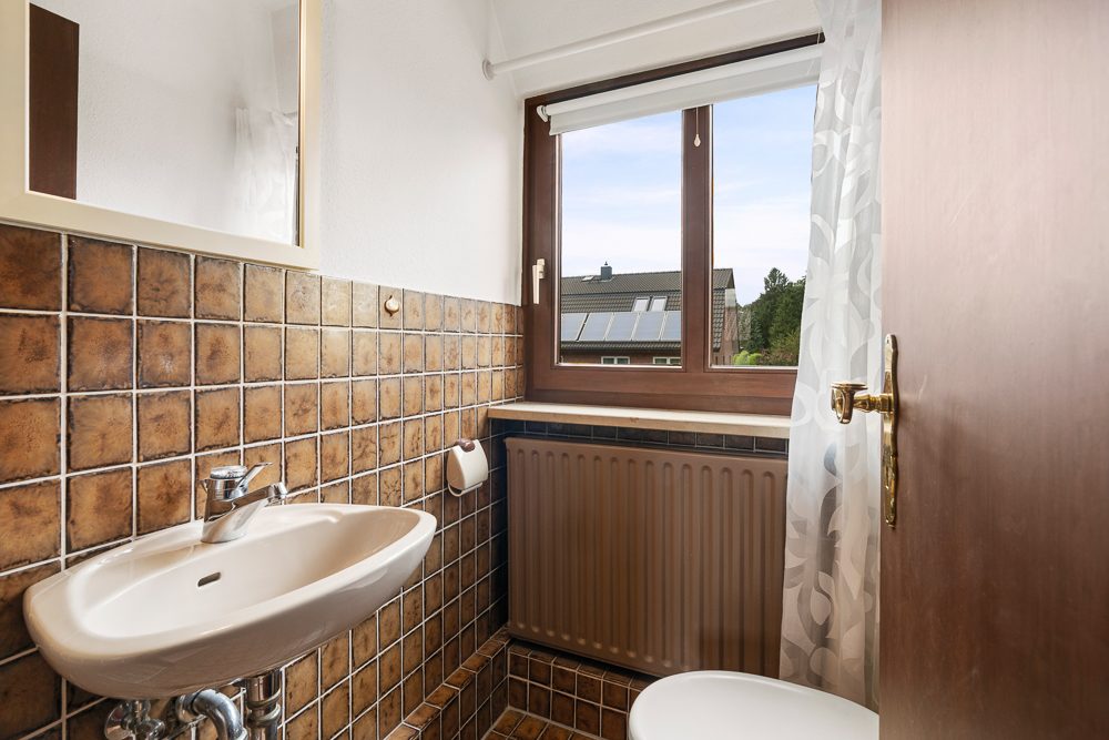 Immobilienangebot - Hamburg / Rahlstedt - Alle - Charaktervolles Einfamilienhaus mit Wintergarten & vielseitigem Souterrain mit viel Platz für die Familie