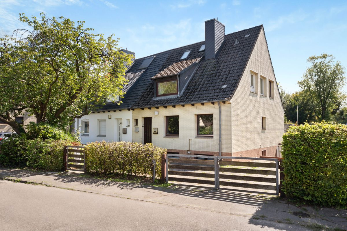 Immobilienangebot - Hamburg / Bramfeld - Alle - Einfamilienhaus auf Erbpachtgrundstück mit Garage, in HH-Bramfeld
