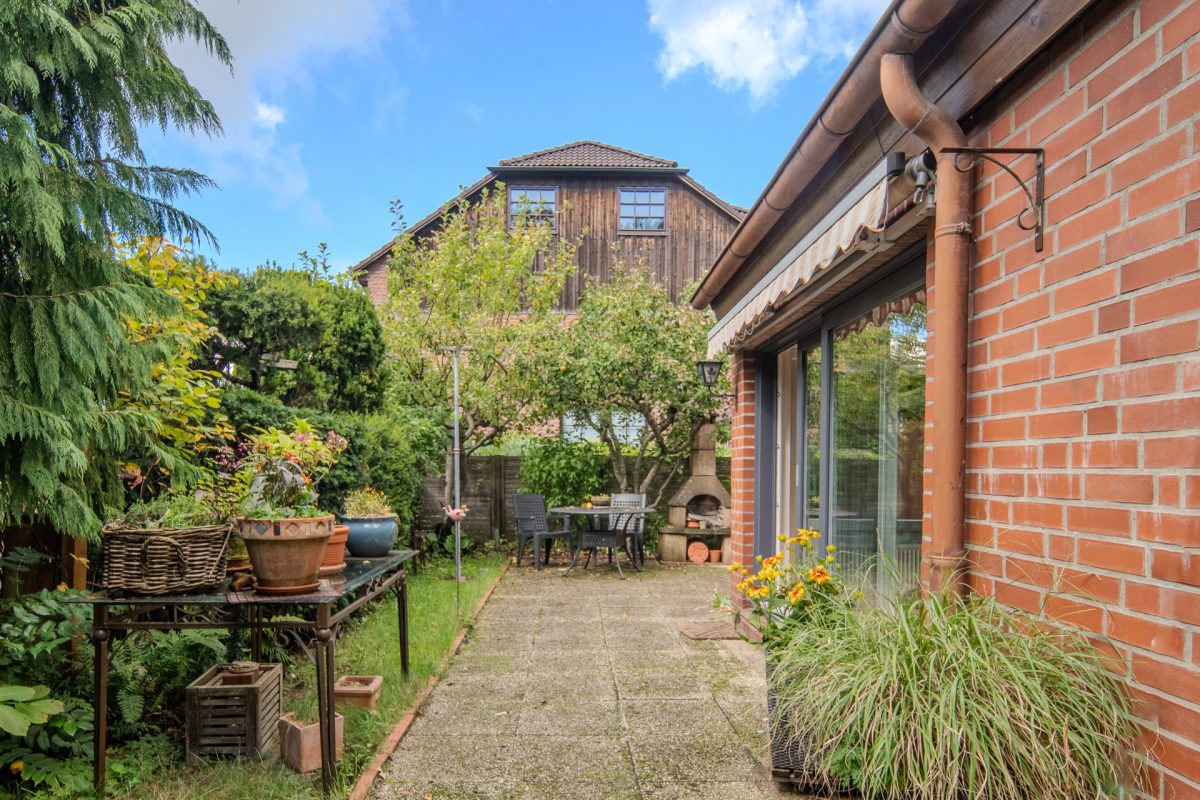 Immobilienangebot - Hamburg / Poppenbüttel - Alle - Familienfreundliches Wohnen mit sonnigem Westgarten und großzügigem Raumangebot