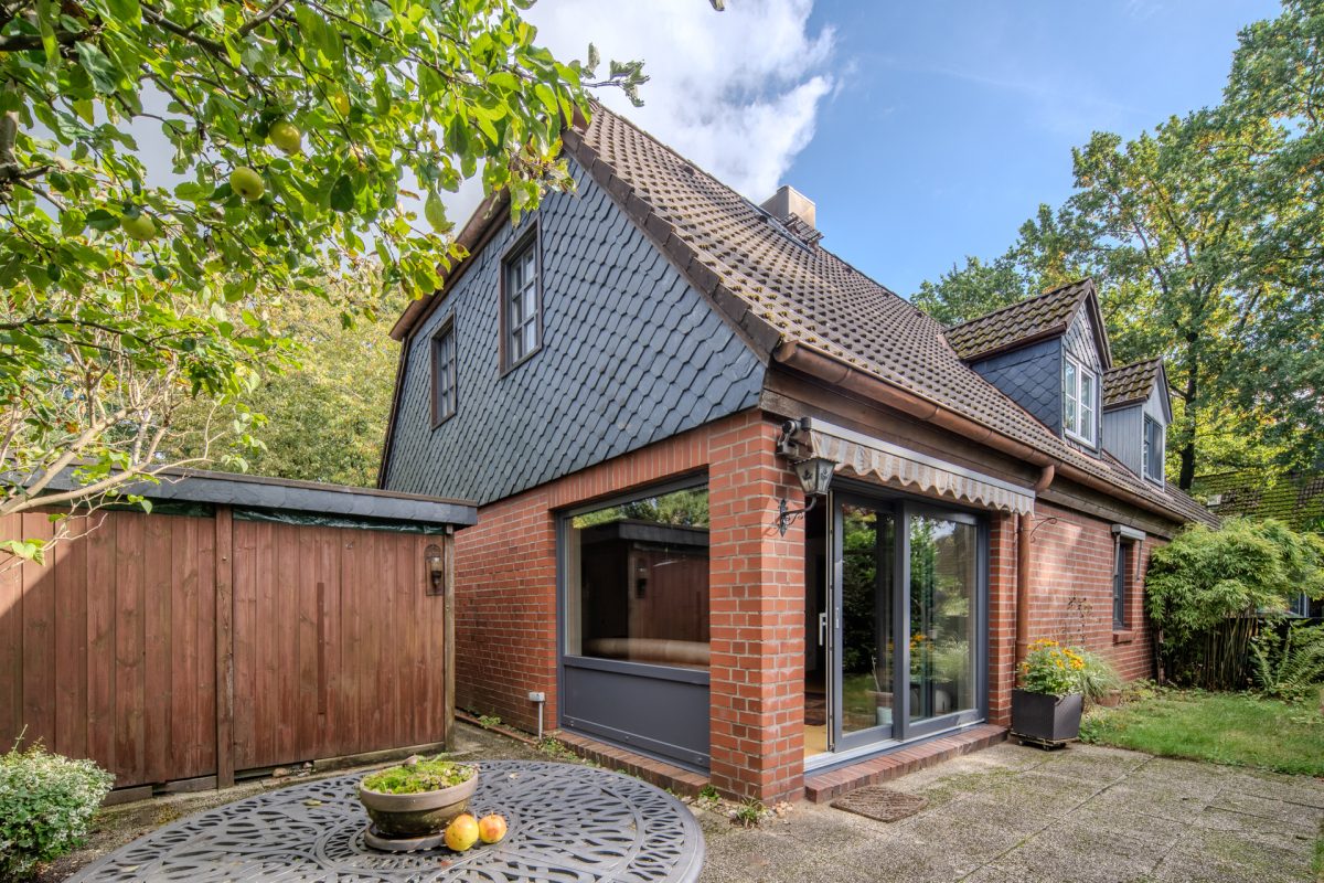 Immobilienangebot - Hamburg / Poppenbüttel - Alle - Familienfreundliches Wohnen mit sonnigem Westgarten und großzügigem Raumangebot
