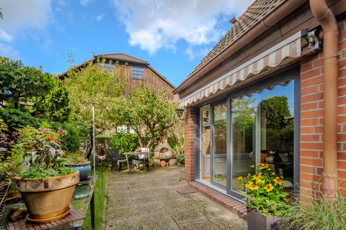 Immobilienangebot - Hamburg / Poppenbüttel - Alle - Familienfreundliches Wohnen mit sonnigem Westgarten und großzügigem Raumangebot