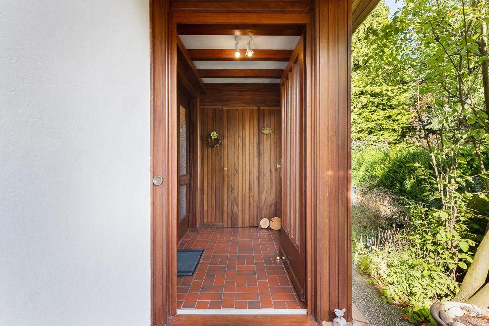 Immobilienangebot - Hamburg / Rahlstedt - Alle - Traumhaftes Einfamilienhaus mit Carport und herrlichem Grundstück in begehrter, rückwärtiger Lage