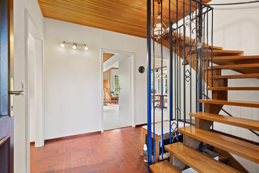 Immobilienangebot - Hamburg / Rahlstedt - Alle - Traumhaftes Einfamilienhaus mit Carport und herrlichem Grundstück in begehrter, rückwärtiger Lage