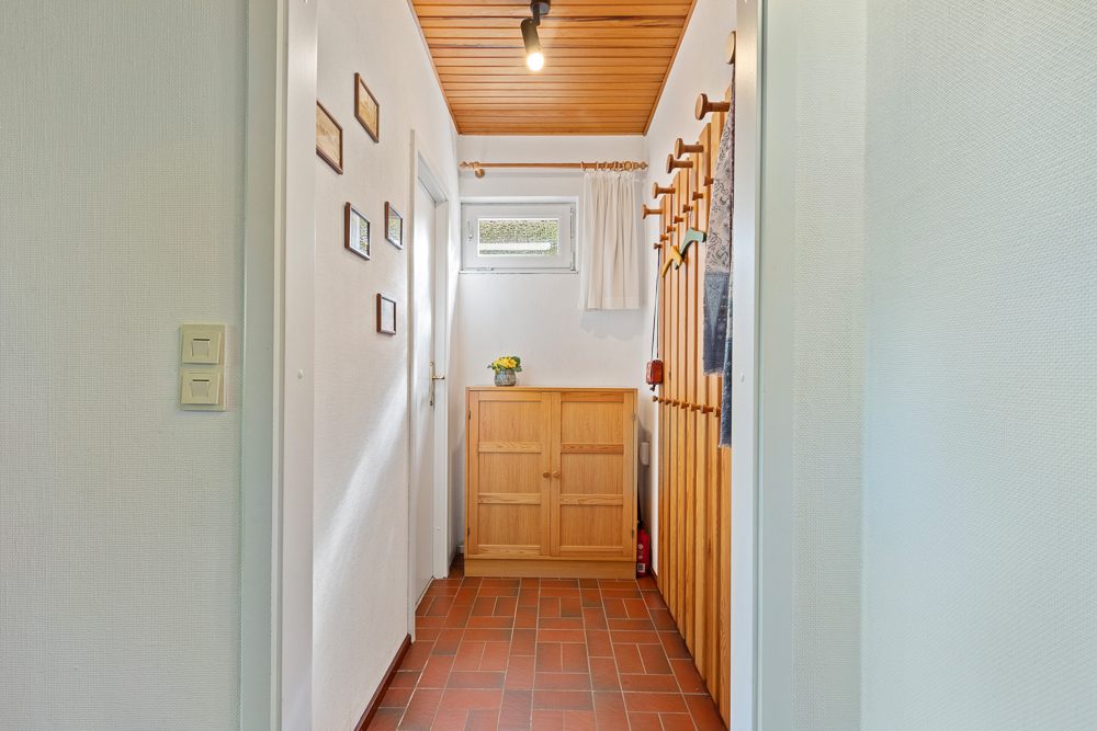 Immobilienangebot - Hamburg / Rahlstedt - Alle - Traumhaftes Einfamilienhaus mit Carport und herrlichem Grundstück in begehrter, rückwärtiger Lage