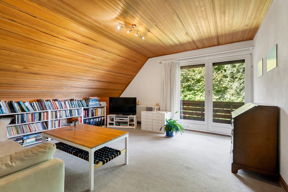 Immobilienangebot - Hamburg / Rahlstedt - Alle - Traumhaftes Einfamilienhaus mit Carport und herrlichem Grundstück in begehrter, rückwärtiger Lage