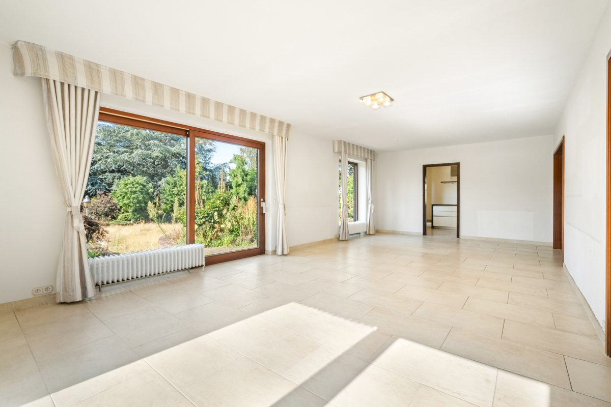 Immobilienangebot - Hamburg / Kirchsteinbek - Alle - Großzügiges Einfamilienhaus mit Gartenidylle und Entwicklungspotenzial