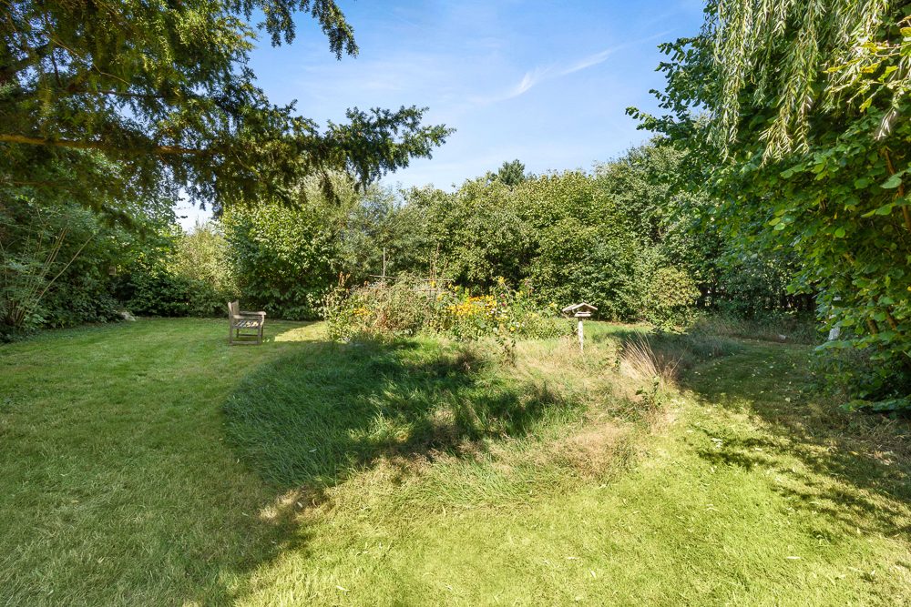 Immobilienangebot - Brunsbek / Papendorf - Alle - Charmantes Einfamilienhaus auf traumhaftem Grundstück in ruhiger Sackgassenlage