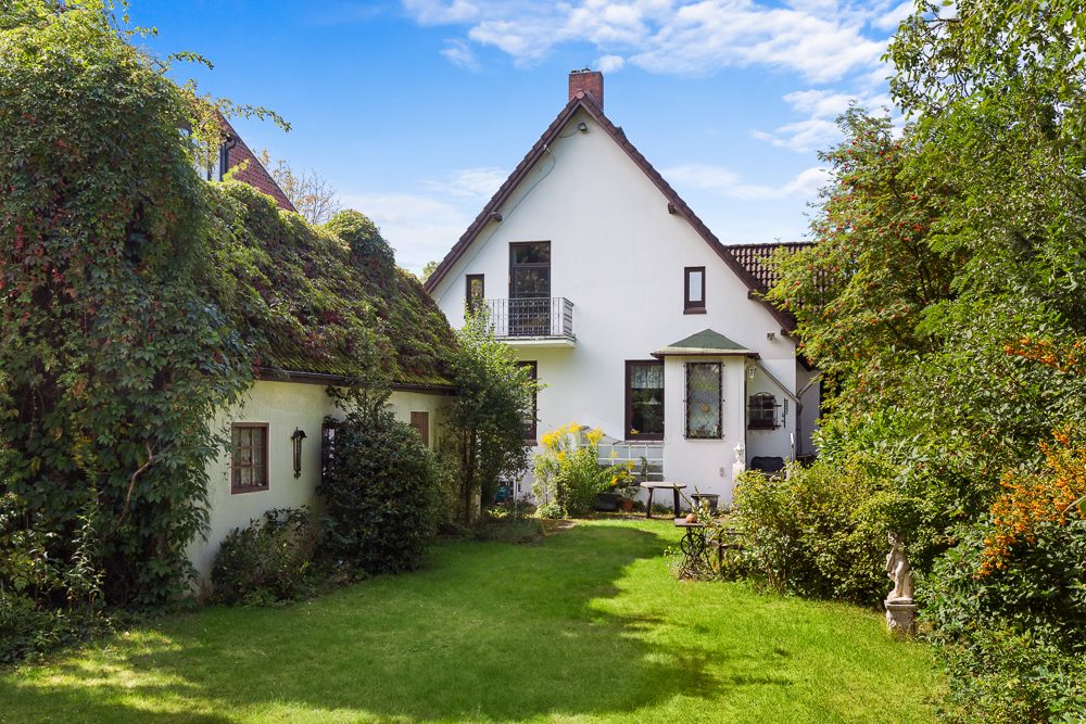 Immobilienangebot - Hamburg / Rahlstedt - Alle - Historischer Charme - Einfamilienhaus aus der Jahrhundertwende in ruhiger Lage von Hamburg-Rahlstedt