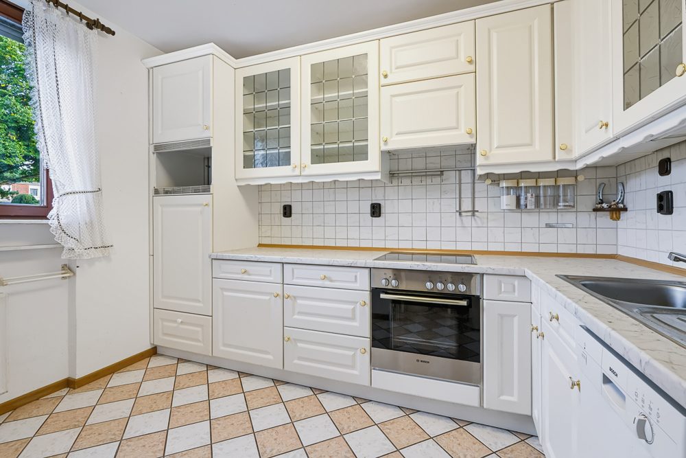 Immobilienangebot - Hamburg / Rahlstedt - Alle - NUR NOCH WARTELISTE !Gepflegtes Mittelreihenhaus mit einer Garage in beliebter Lage von HH-Rahlstedt