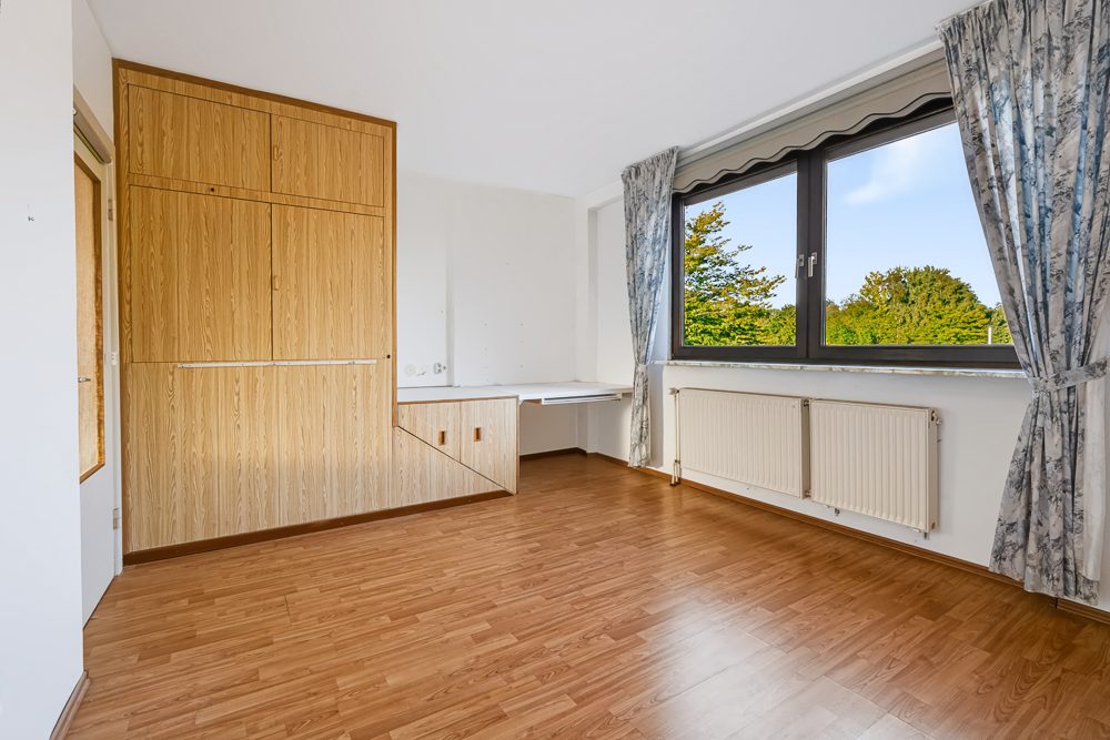 Immobilienangebot - Hamburg / Rahlstedt - Alle - NUR NOCH WARTELISTE !Gepflegtes Mittelreihenhaus mit einer Garage in beliebter Lage von HH-Rahlstedt