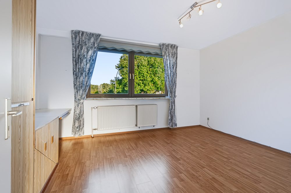 Immobilienangebot - Hamburg / Rahlstedt - Alle - NUR NOCH WARTELISTE !Gepflegtes Mittelreihenhaus mit einer Garage in beliebter Lage von HH-Rahlstedt