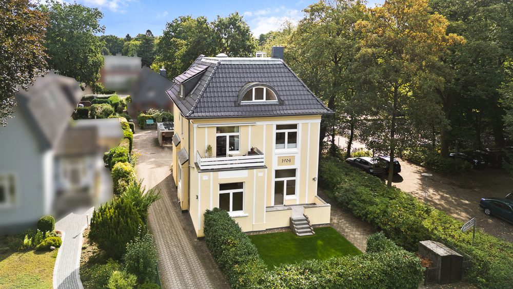 Immobilienangebot - Hamburg / Oldenfelde - Alle - Herrschaftliche Villa in TOP-Zustand mit bis zu 5 Wohneinheiten und 4 Garagen