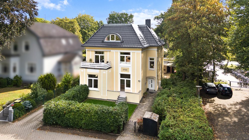 Immobilienangebot - Hamburg / Oldenfelde - Alle - Herrschaftliche Villa in TOP-Zustand mit bis zu 5 Wohneinheiten und 4 Garagen