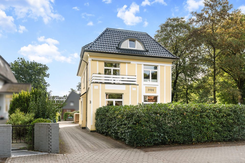 Immobilienangebot - Hamburg / Oldenfelde - Alle - Herrschaftliche Villa in TOP-Zustand mit bis zu 5 Wohneinheiten und 4 Garagen