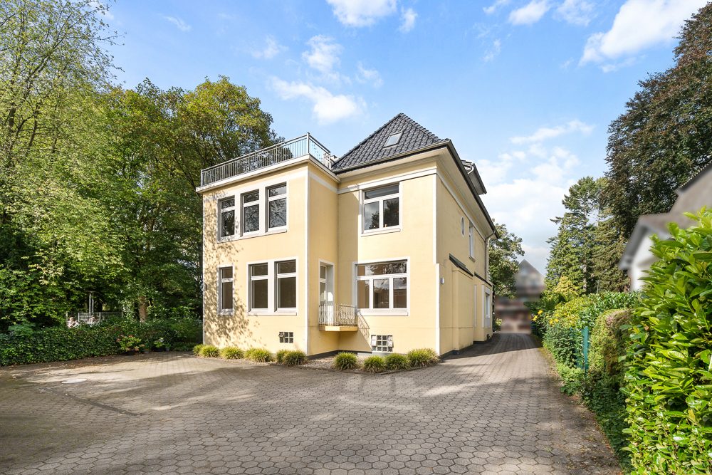 Immobilienangebot - Hamburg / Oldenfelde - Alle - Herrschaftliche Villa in TOP-Zustand mit bis zu 5 Wohneinheiten und 4 Garagen
