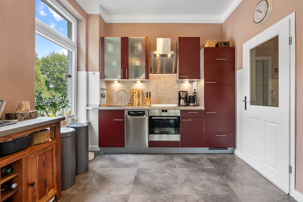Immobilienangebot - Hamburg / Oldenfelde - Alle - Herrschaftliche Villa in TOP-Zustand mit bis zu 5 Wohneinheiten und 4 Garagen