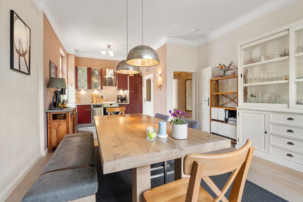 Immobilienangebot - Hamburg / Oldenfelde - Alle - Herrschaftliche Villa in TOP-Zustand mit bis zu 5 Wohneinheiten und 4 Garagen