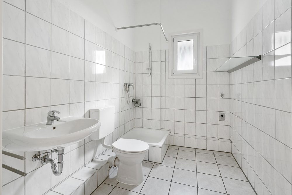 Immobilienangebot - Hamburg / Oldenfelde - Alle - Herrschaftliche Villa in TOP-Zustand mit bis zu 5 Wohneinheiten und 4 Garagen