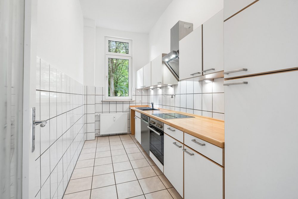 Immobilienangebot - Hamburg / Oldenfelde - Alle - Herrschaftliche Villa in TOP-Zustand mit bis zu 5 Wohneinheiten und 4 Garagen