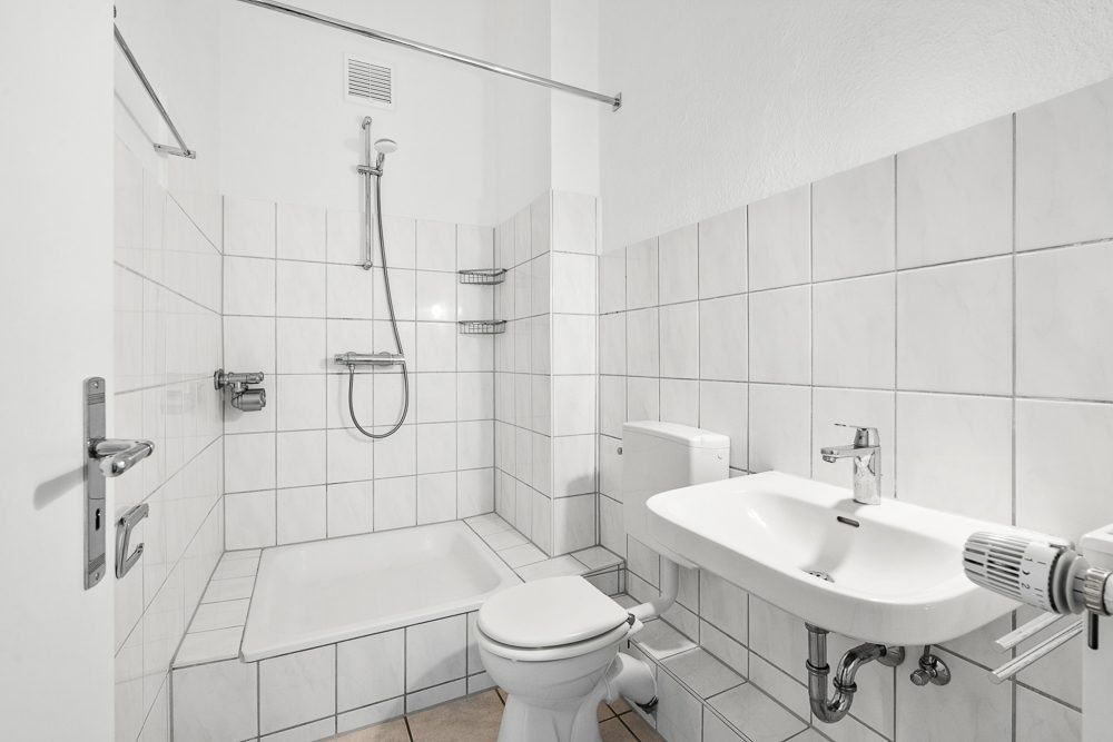 Immobilienangebot - Hamburg / Oldenfelde - Alle - Herrschaftliche Villa in TOP-Zustand mit bis zu 5 Wohneinheiten und 4 Garagen
