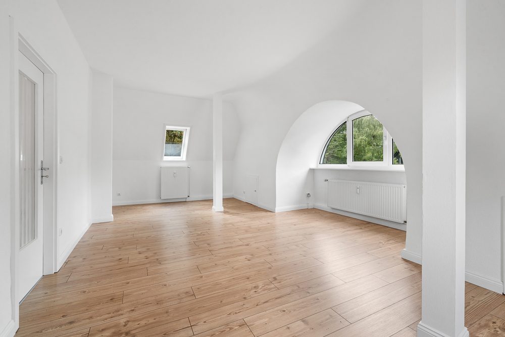 Immobilienangebot - Hamburg / Oldenfelde - Alle - Herrschaftliche Villa in TOP-Zustand mit bis zu 5 Wohneinheiten und 4 Garagen