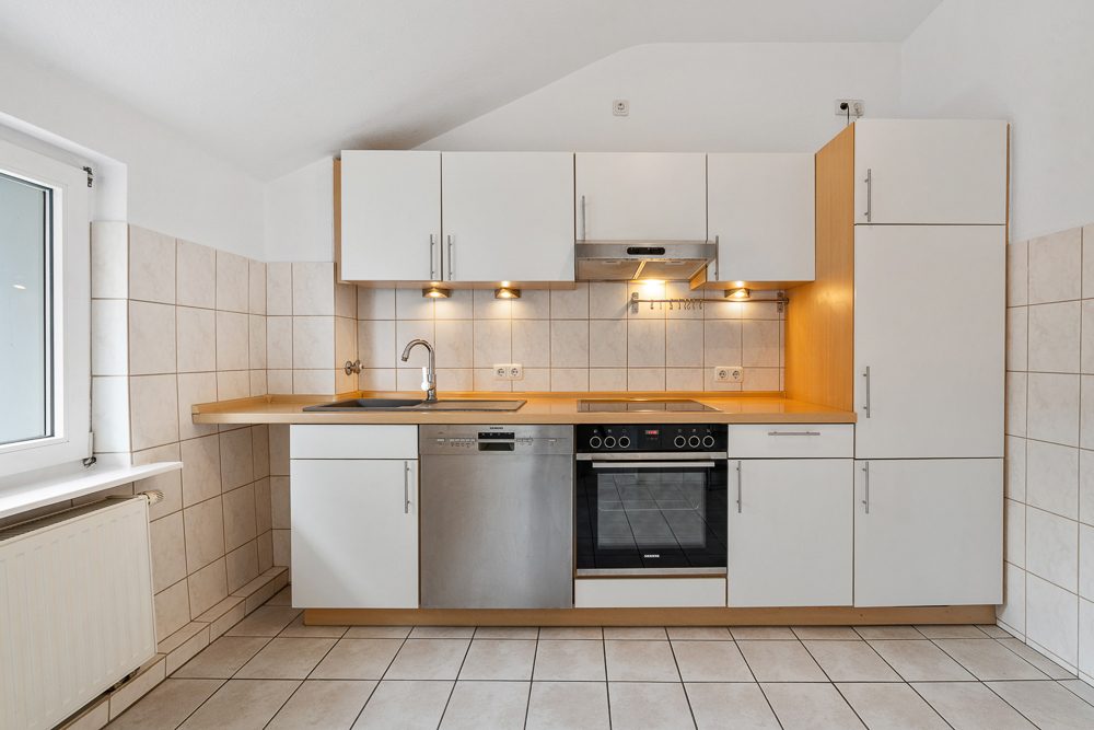 Immobilienangebot - Hamburg / Oldenfelde - Alle - Herrschaftliche Villa in TOP-Zustand mit bis zu 5 Wohneinheiten und 4 Garagen