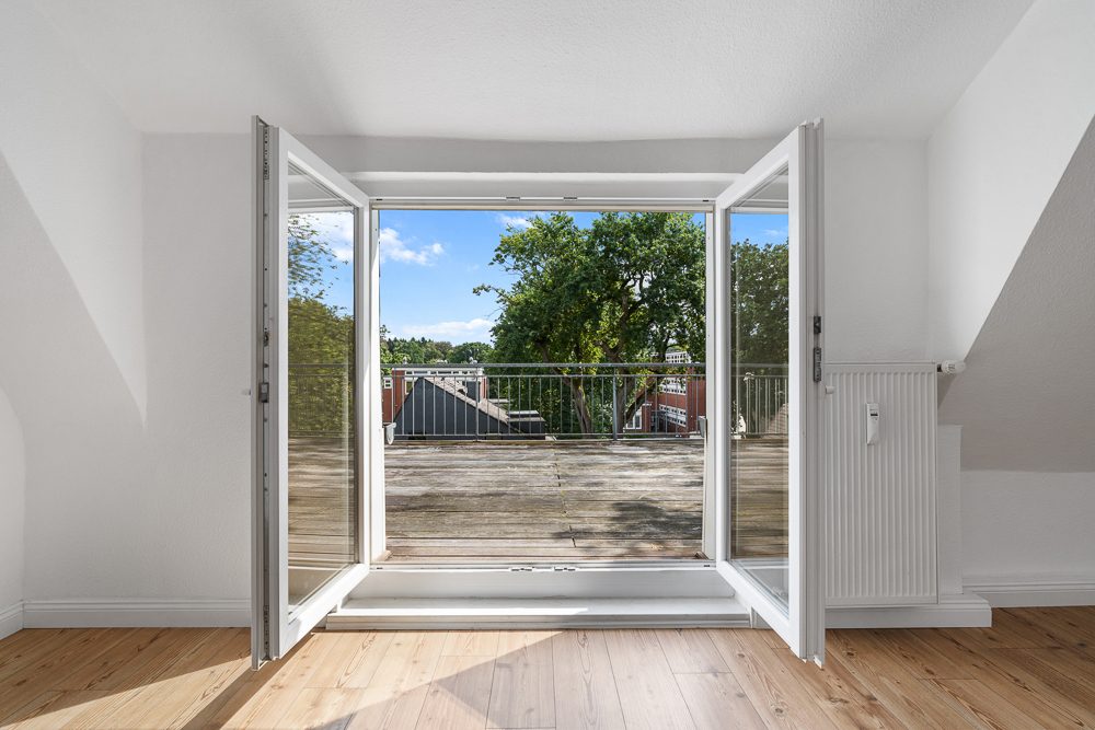 Immobilienangebot - Hamburg / Oldenfelde - Alle - Herrschaftliche Villa in TOP-Zustand mit bis zu 5 Wohneinheiten und 4 Garagen