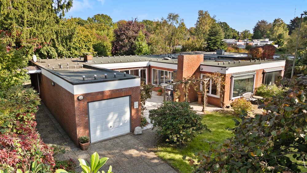 Immobilienangebot - Hamburg/Meiendorf - Alle - Großzügiger Bungalow mit weitläufigem Grundstück und viel Privatsphäre