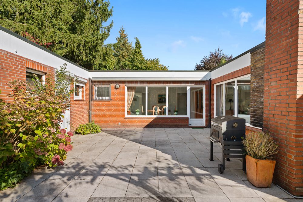 Immobilienangebot - Hamburg/Meiendorf - Alle - Großzügiger Bungalow mit weitläufigem Grundstück und viel Privatsphäre