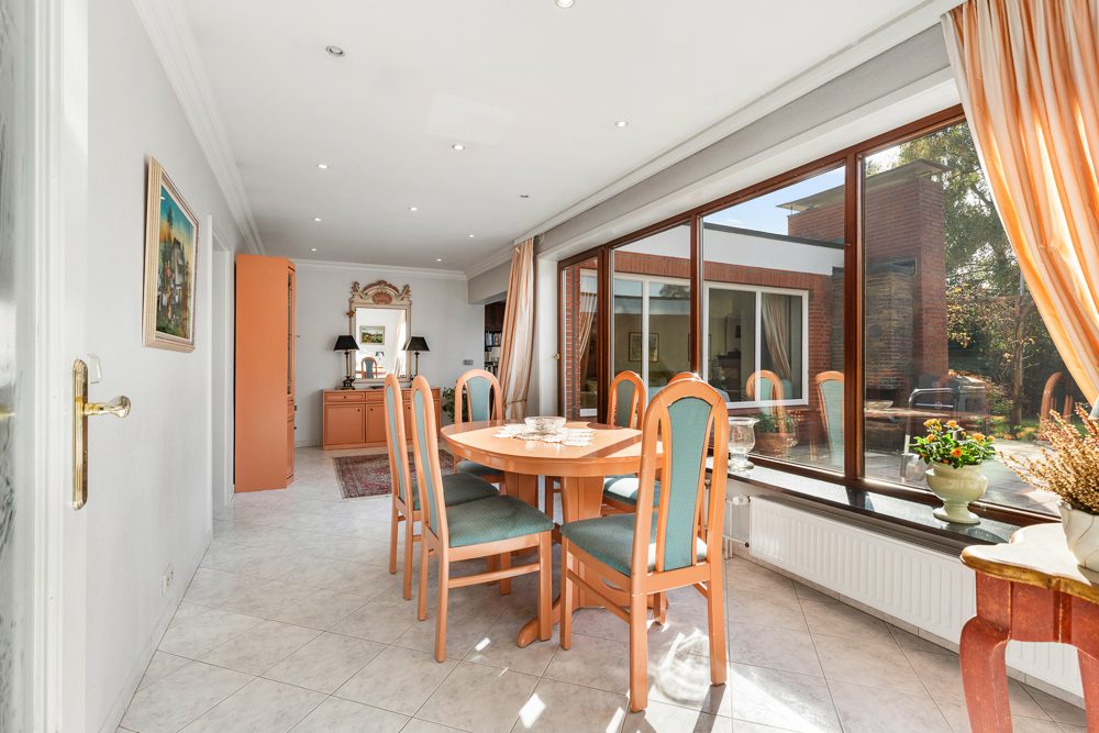 Immobilienangebot - Hamburg/Meiendorf - Alle - Großzügiger Bungalow mit weitläufigem Grundstück und viel Privatsphäre