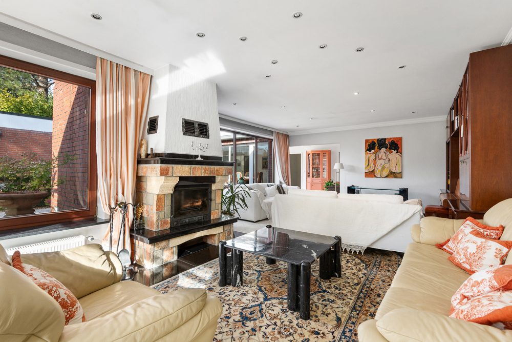 Immobilienangebot - Hamburg/Meiendorf - Alle - Großzügiger Bungalow mit weitläufigem Grundstück und viel Privatsphäre