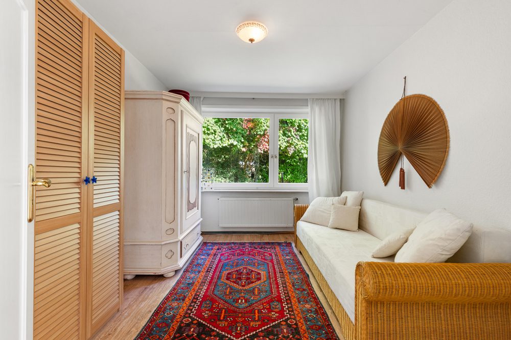 Immobilienangebot - Hamburg/Meiendorf - Alle - Großzügiger Bungalow mit weitläufigem Grundstück und viel Privatsphäre