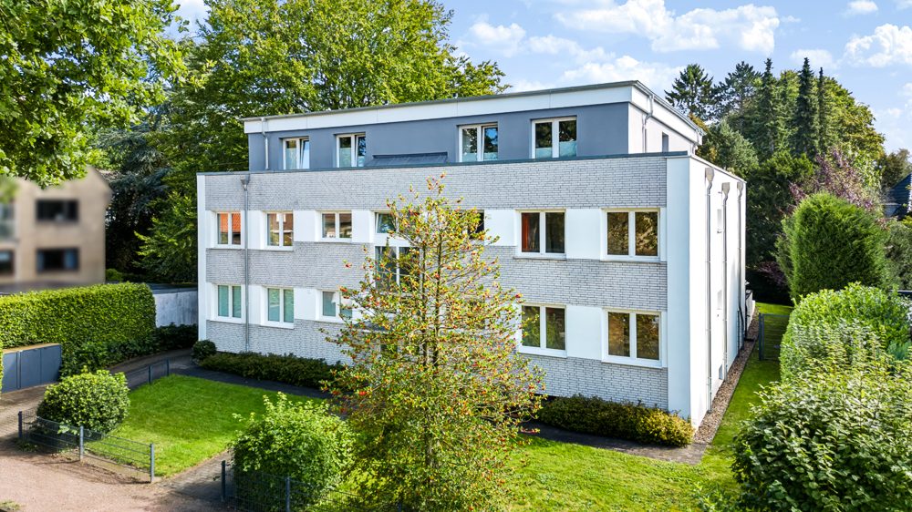 Immobilienangebot - Hamburg / Wellingsbüttel - Alle - Wohnen in grüner Top-Lage von Wellingsbüttel - 3 Zimmer mit großzügiger Terrasse und Tiefgarage