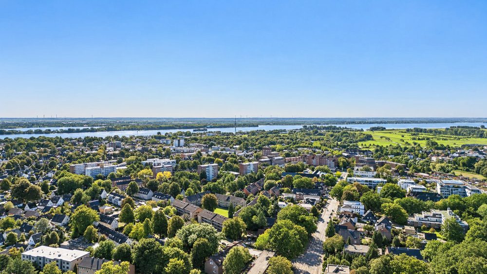 Immobilienangebot - Wedel - Alle - WARTELISTE! Doppelhaushälfte mit viel Licht, großzügigem Platzangebot & schönem Garten in Wedel