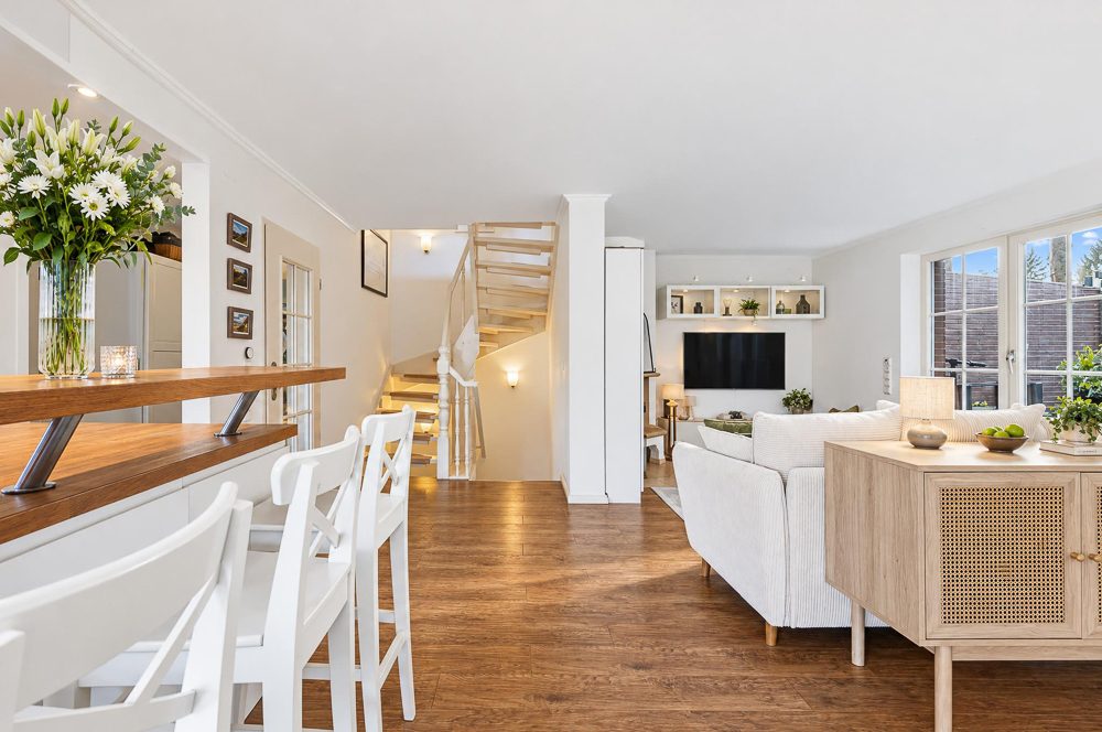 Immobilienangebot - Wedel - Alle - WARTELISTE! Doppelhaushälfte mit viel Licht, großzügigem Platzangebot & schönem Garten in Wedel