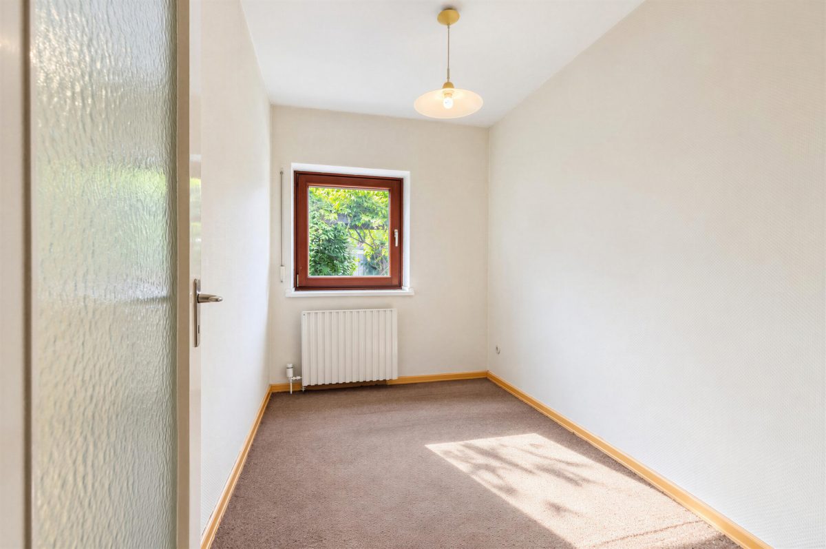 Immobilienangebot - Hamburg / Rahlstedt - Alle - Sonniger Bungalow mit Südwest-Garten im beliebten Rahlstedt zum Neugestalten