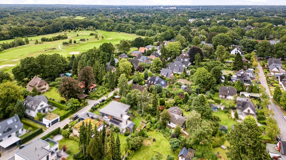Immobilienangebot - Hamburg/ Poppenbüttel - Alle - Baugrundstück mit Altbestand - Nur ein Abschlag vom Golfplatz entfernt - HH-Poppenbüttel