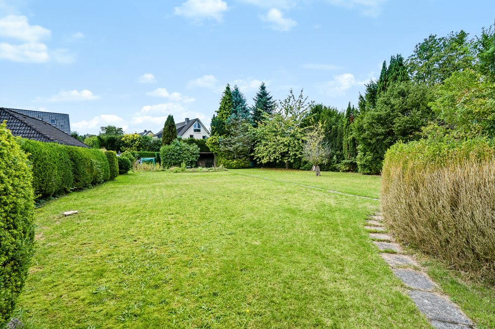 Immobilienangebot - Hamburg / Ohlstedt - Alle - Seltene Gelegenheit! Großes Grundstück mit Doppelhaus und zusätzlichem Baupotenzial