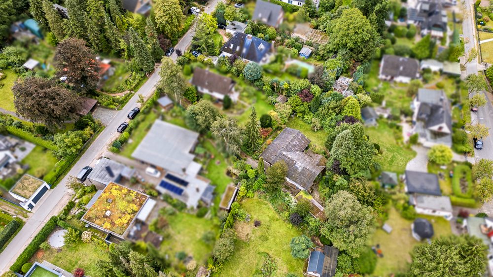 Immobilienangebot - Hamburg/ Poppenbüttel - Alle - Renovierungsbedürftiger Wohntraum auf ruhigem Pfeifenstilgrundstück in HH-Poppenbüttel