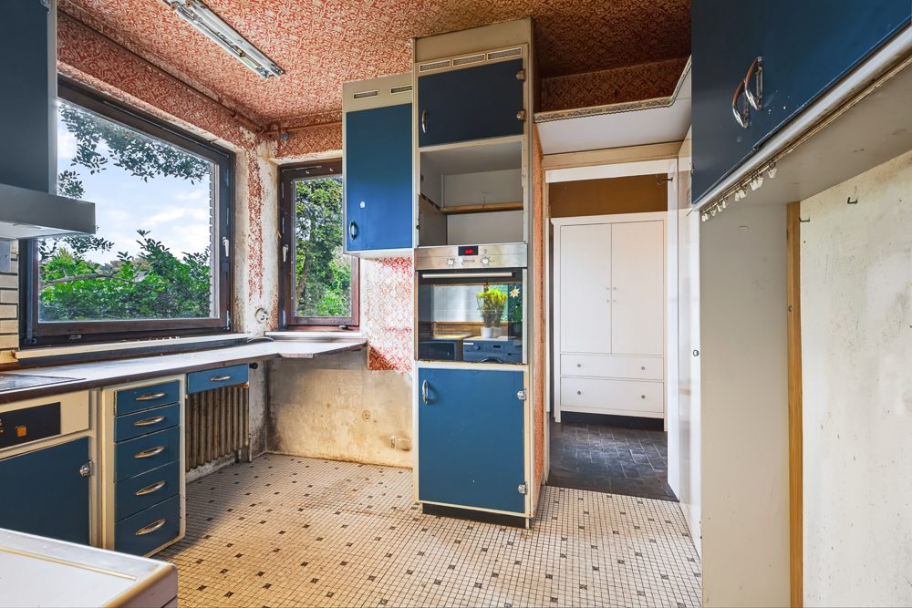 Immobilienangebot - Hamburg/ Poppenbüttel - Alle - Renovierungsbedürftiger Wohntraum auf ruhigem Pfeifenstilgrundstück in HH-Poppenbüttel