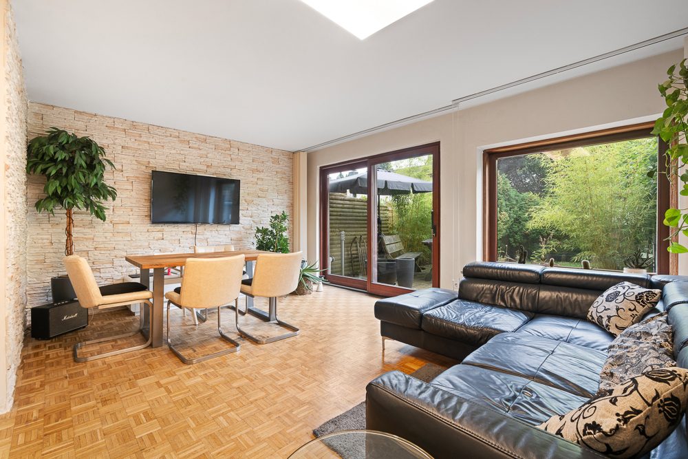 Immobilienangebot - Hamburg / Rahlstedt - Alle - Endreihenhaus mit Garten & direktem Zugang in die eigene Garage ! In Waldrandlage HH-Rahlstedts