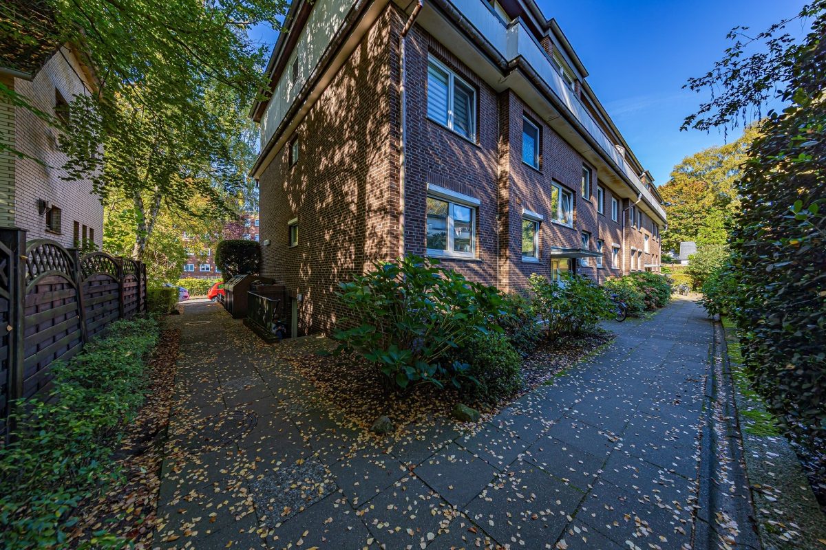 Immobilienangebot - Hamburg / Rahlstedt - Alle - Lichtdurchflutete Eigentumswohnung mit zwei Balkonen und Tiefgarage