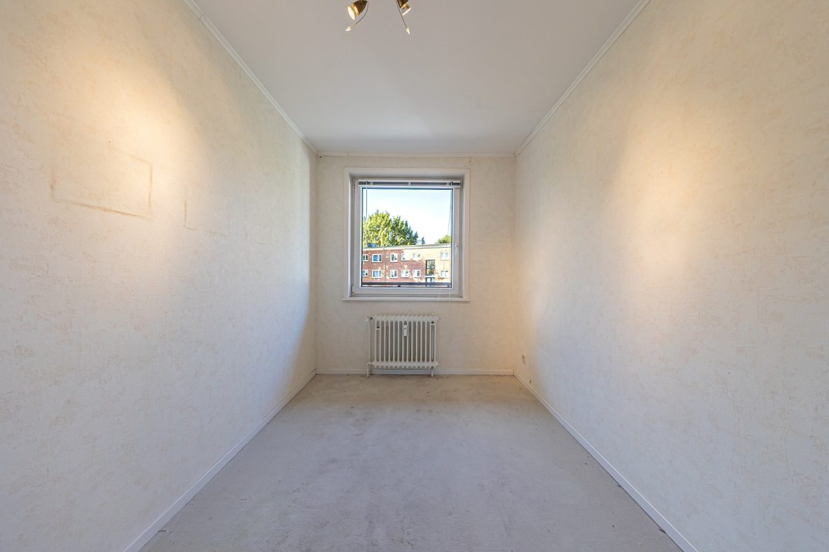 Immobilienangebot - Hamburg / Rahlstedt - Alle - Lichtdurchflutete Eigentumswohnung mit zwei Balkonen und Tiefgarage