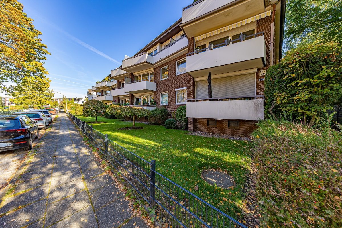 Immobilienangebot - Hamburg / Rahlstedt - Alle - Lichtdurchflutete Eigentumswohnung mit zwei Balkonen und Tiefgarage