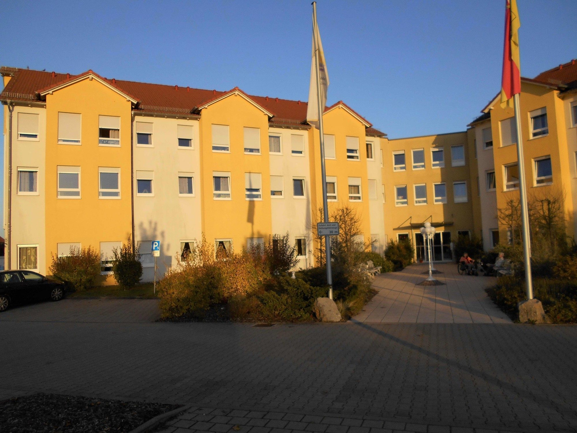 HUST Immobilien GmbH & Co. KG - Immobilienangebot - Stutensee / Friedrichstal - Alle - In Ihrer Nachbarschaft wurde VERKAUFT! Schönes 2-Zimmer-Appartement im Betreuten Wohnen!