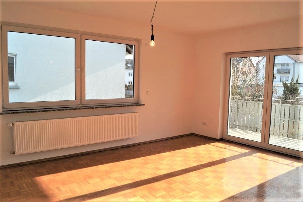 HUST Immobilien GmbH & Co. KG - Immobilienangebot - Kraichtal / Unteröwisheim - Alle - Modernes Wohnen! Schöne 3,5-Zimmer-Wohnung mit Balkon in Südausrichtung und eigener Garage