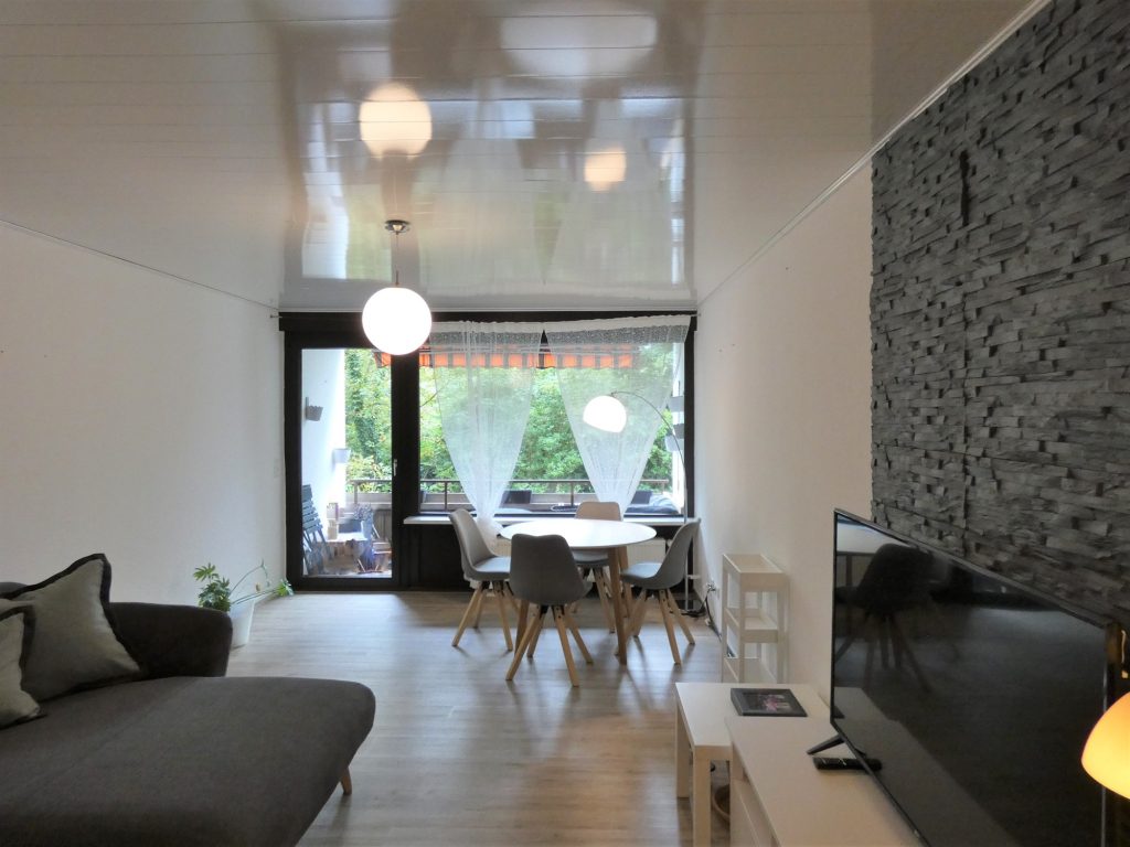 HUST Immobilien GmbH & Co. KG - Immobilienangebot - Linkenheim-Hochstetten - Alle - Hübsche 2-ZKB im 1.OG mit Balkon und Loggia in Linkenheim-Hochstetten zu vermieten