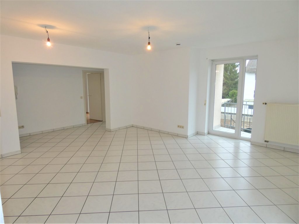 HUST Immobilien GmbH & Co. KG - Immobilienangebot - Gondelsheim - Alle - Schöne 3-Zimmer-Wohnung mit 3 Balkonen und einem Carport-Stellplatz in Gondelsheim